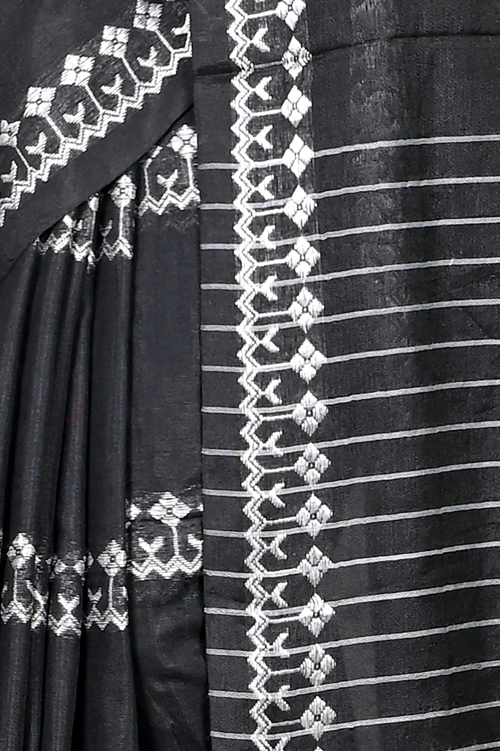 Black Cotton Blended Pareta Hand Loom Saree (307)